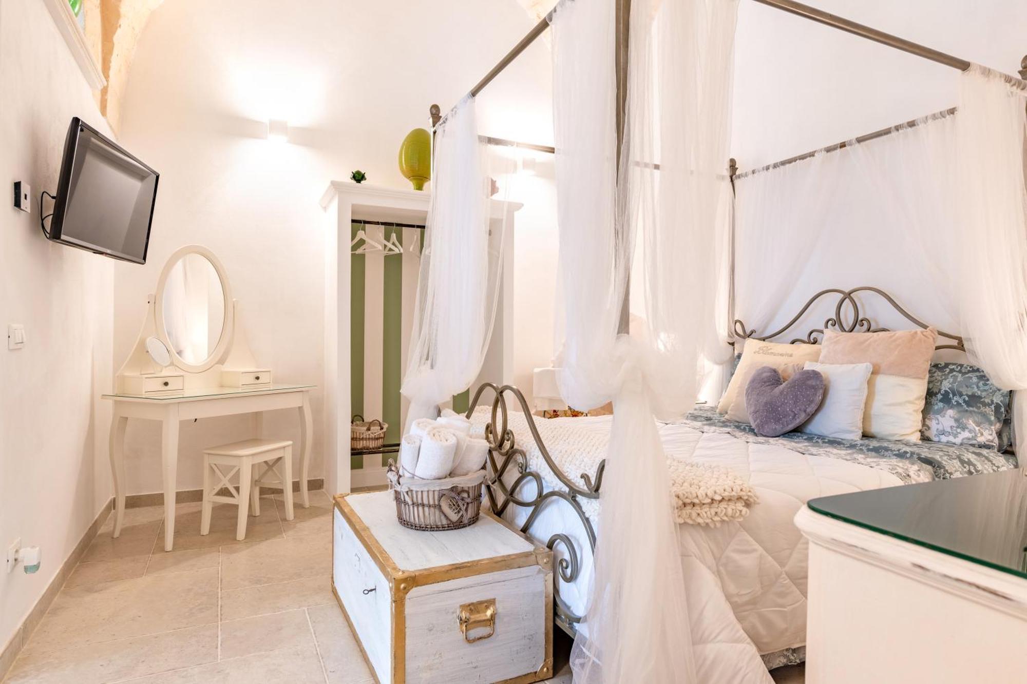 Un Giorno Bellissimo Suite & Spa Martina Franca Bagian luar foto