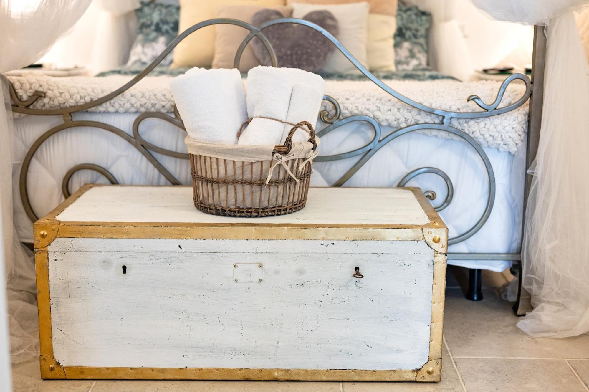 Un Giorno Bellissimo Suite & Spa Martina Franca Bagian luar foto