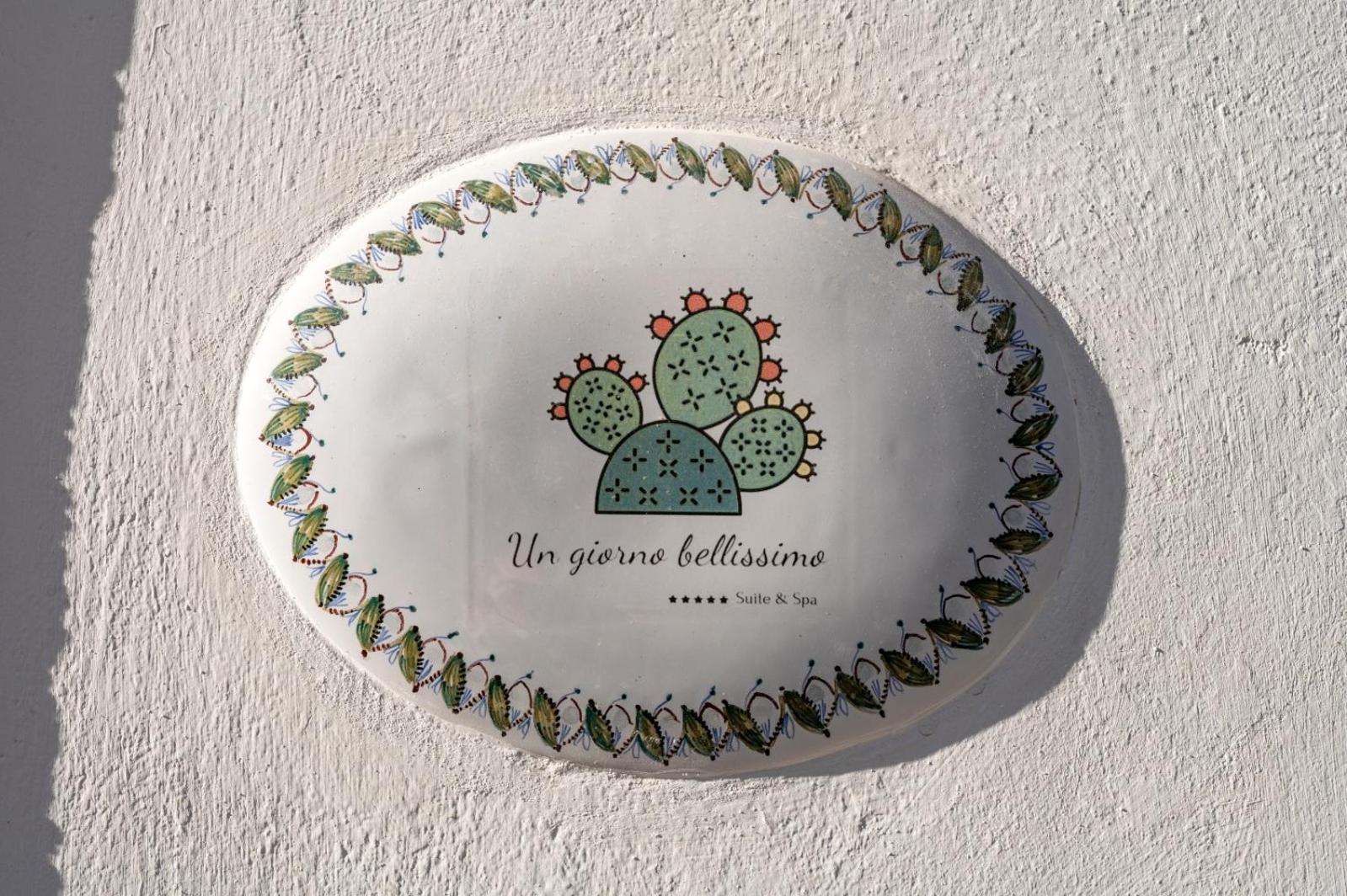 Un Giorno Bellissimo Suite & Spa Martina Franca Bagian luar foto