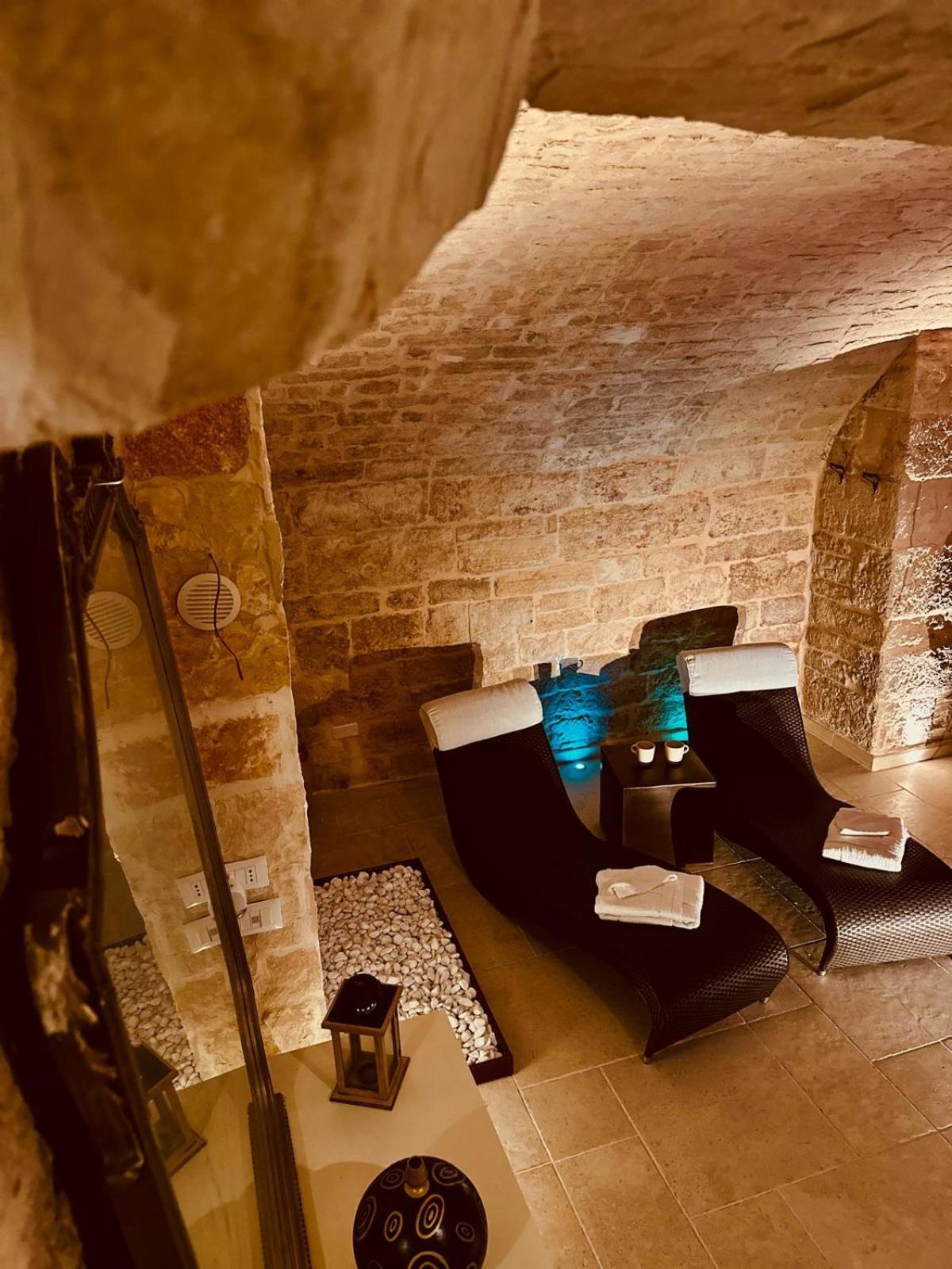 Un Giorno Bellissimo Suite & Spa Martina Franca Bagian luar foto