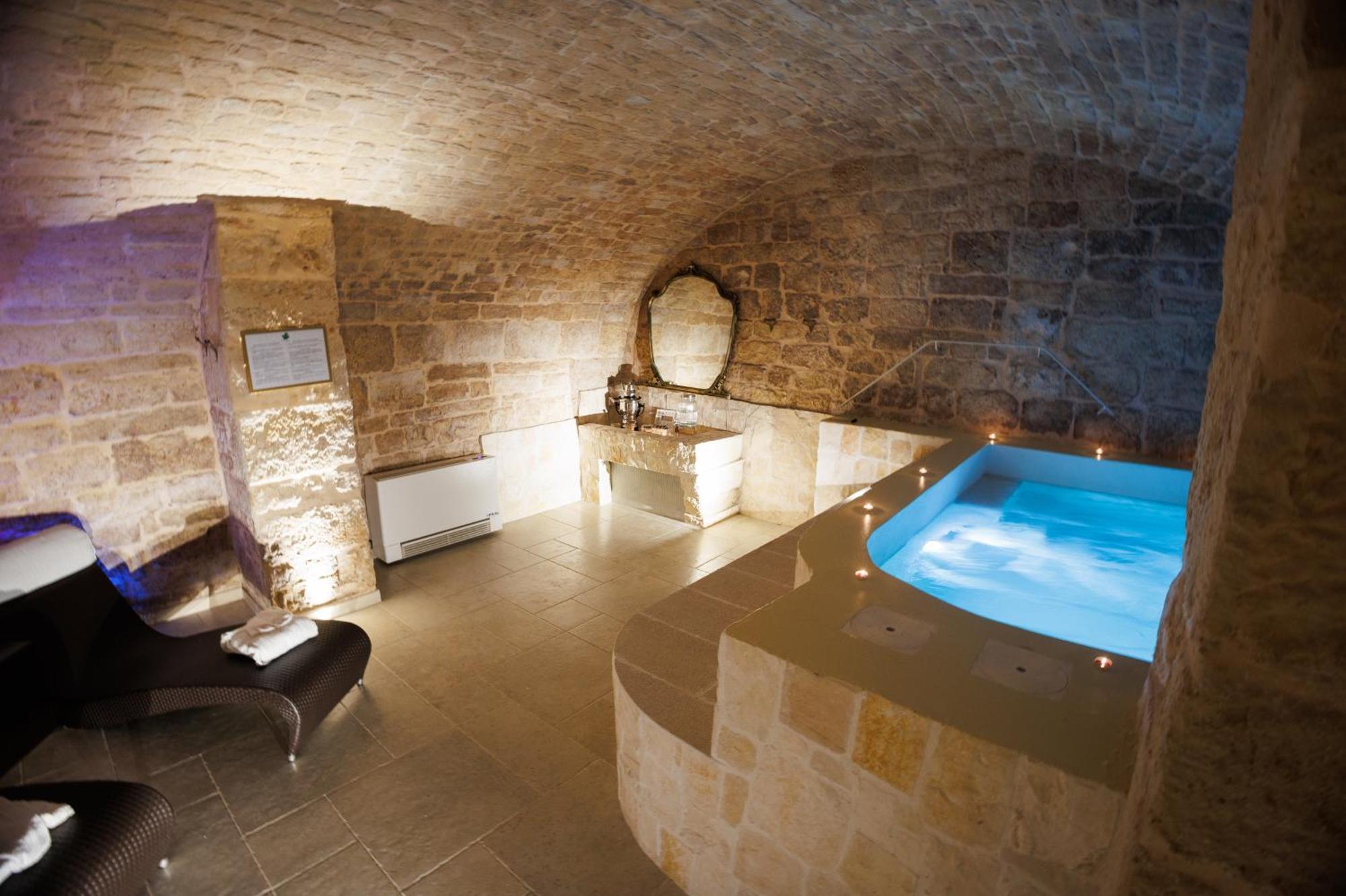 Un Giorno Bellissimo Suite & Spa Martina Franca Bagian luar foto